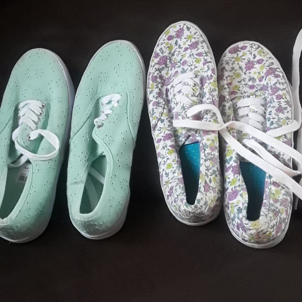 2 Pairs of shoes used